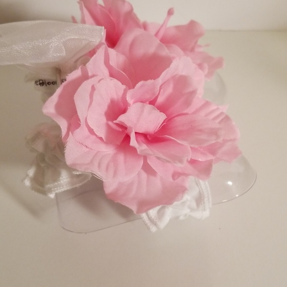 For Paisley Bashful Barefoot Baby Most Popular ToeBlooms - Picture 4 of 6